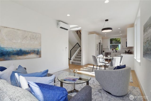 9011 14th Avenue SW, Seattle, WA 98106