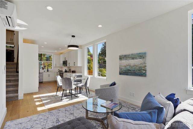 9011 14th Avenue SW, Seattle, WA 98106