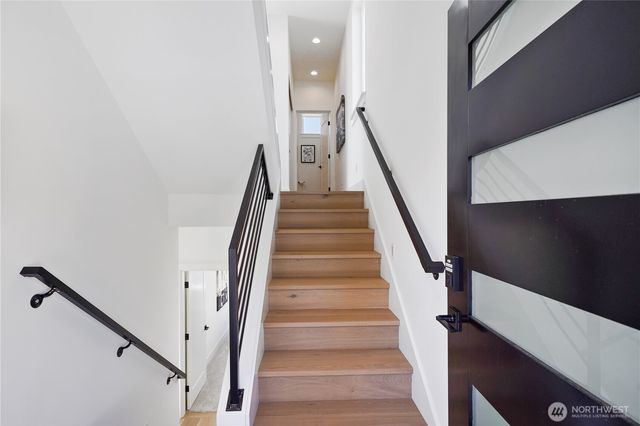 9011 14th Avenue SW, Seattle, WA 98106