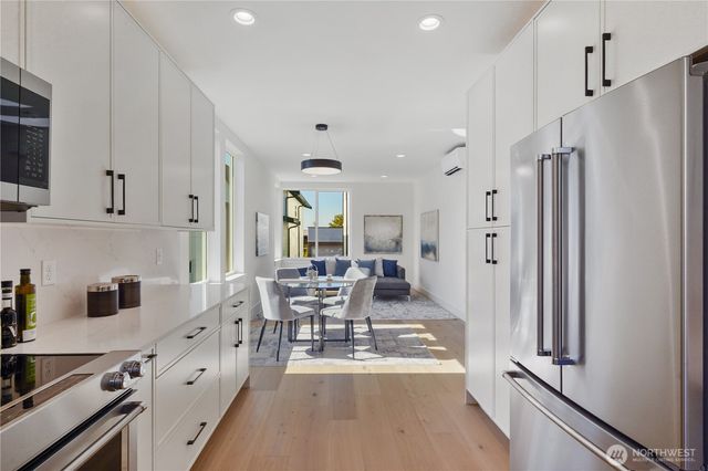 9011 14th Avenue SW, Seattle, WA 98106