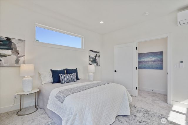 9011 14th Avenue SW, Seattle, WA 98106