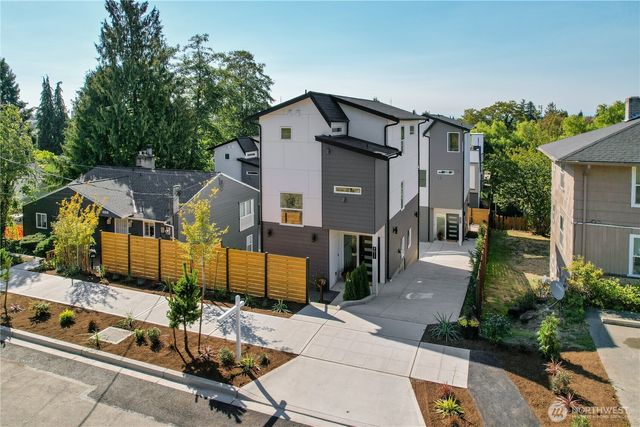 9011 14th Avenue SW, Seattle, WA 98106