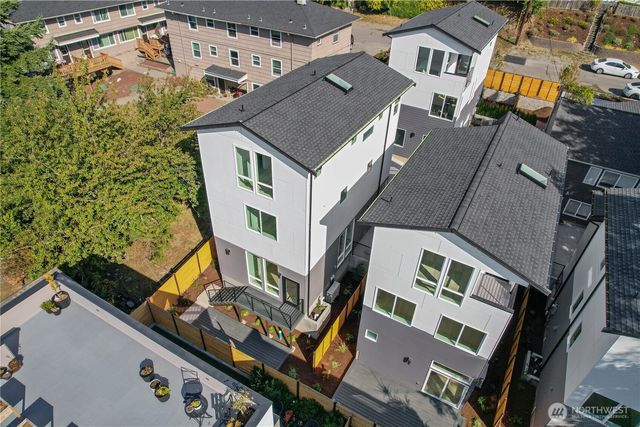 9011 14th Avenue SW, Seattle, WA 98106