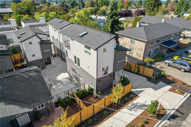 9011 14th Avenue SW, Seattle, WA 98106