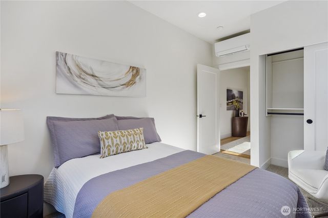 9011 14th Avenue SW, Seattle, WA 98106