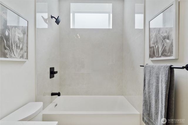 9011 14th Avenue SW, Seattle, WA 98106