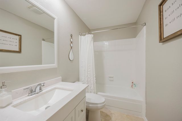5721 Squires Drive, The Colony, TX 75056