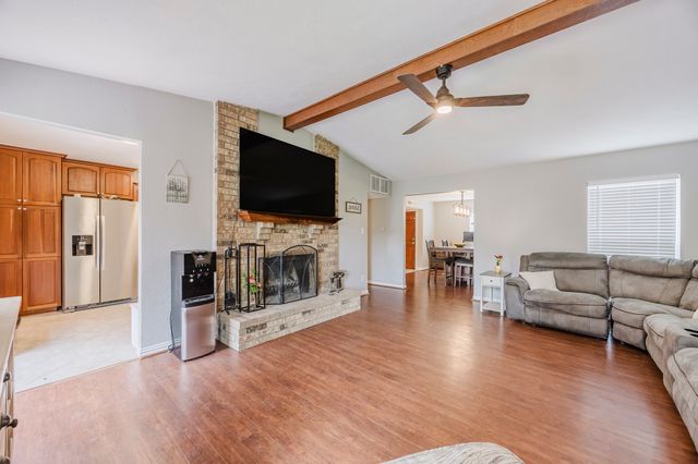 5721 Squires Drive, The Colony, TX 75056