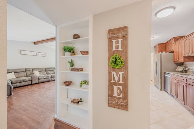 5721 Squires Drive, The Colony, TX 75056