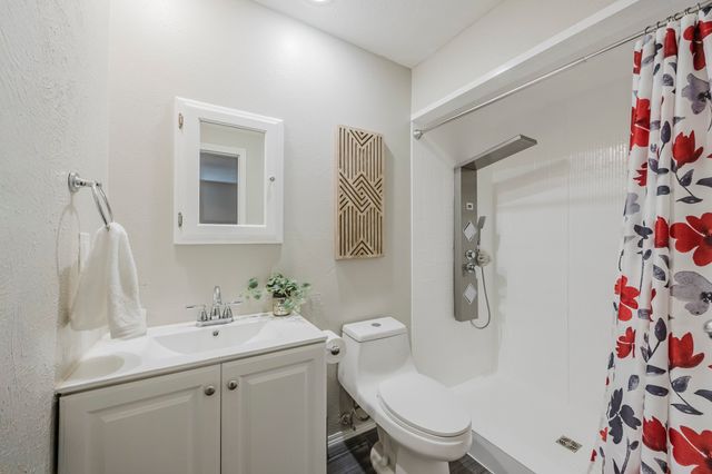 5721 Squires Drive, The Colony, TX 75056