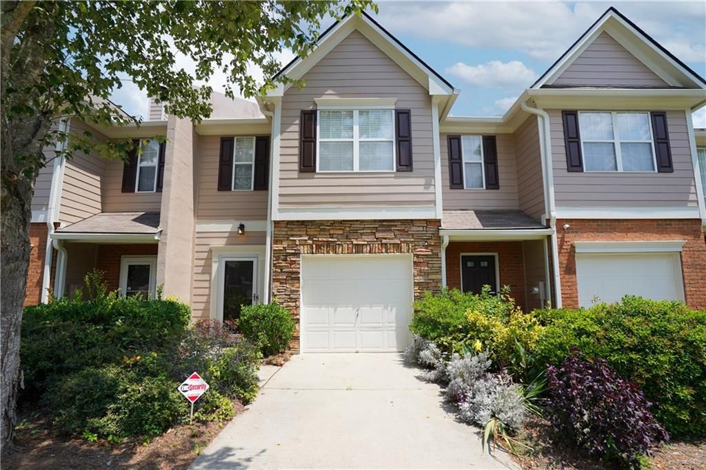 182 Oak Green Drive, Lawrenceville, GA 30044