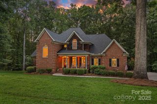 3502 Weddington Oaks Drive, Matthews, NC 28104