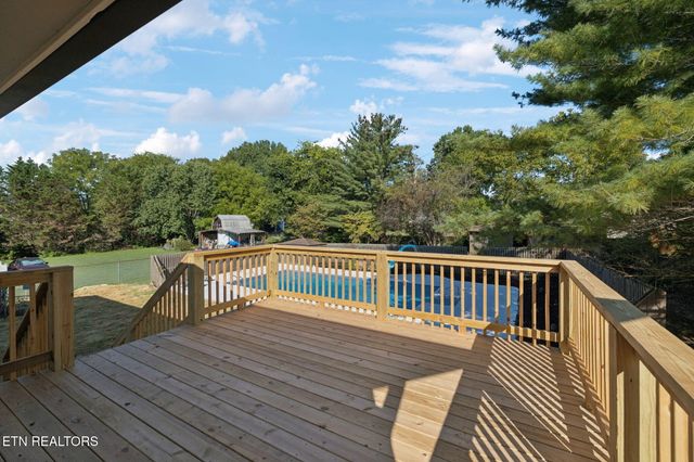 4221 Cadillac Drive, Powell, TN 37849