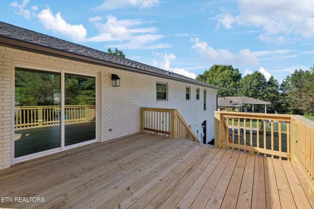 4221 Cadillac Drive, Powell, TN 37849