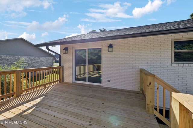 4221 Cadillac Drive, Powell, TN 37849