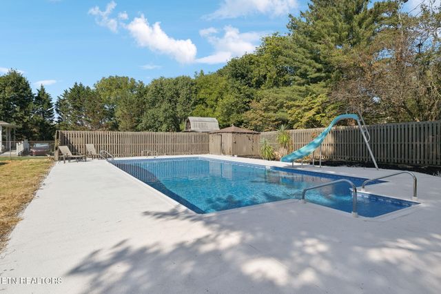 4221 Cadillac Drive, Powell, TN 37849