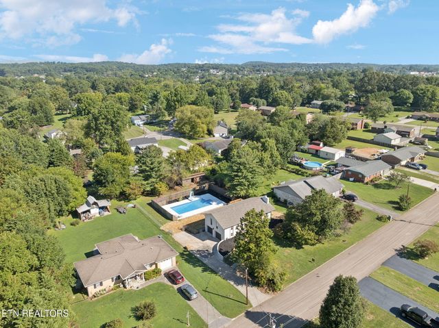 4221 Cadillac Drive, Powell, TN 37849