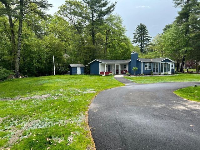 101 Annawon Dr, Halifax, MA 02338