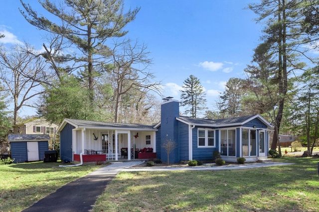 101 Annawon Dr, Halifax, MA 02338