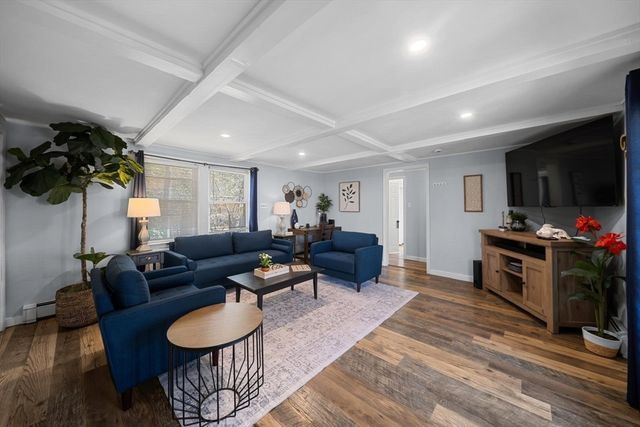 101 Annawon Dr, Halifax, MA 02338