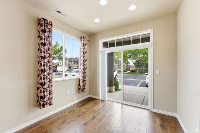 897 HALSTEAD DR, North Salt Lake, UT 84054