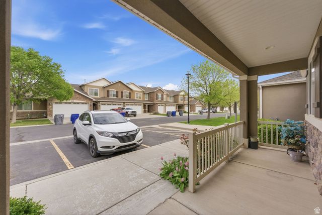 897 HALSTEAD DR, North Salt Lake, UT 84054