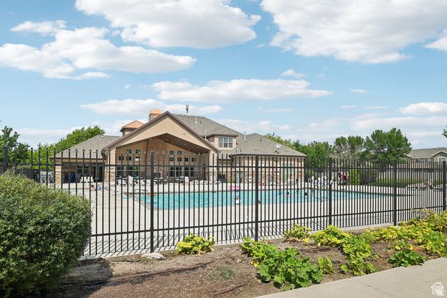 897 HALSTEAD DR, North Salt Lake, UT 84054