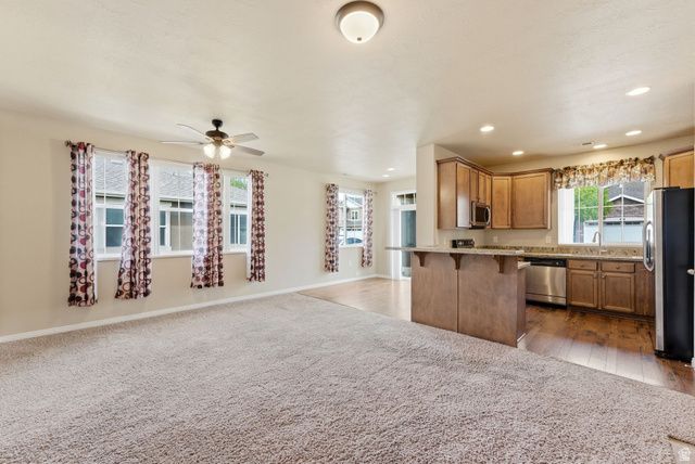 897 HALSTEAD DR, North Salt Lake, UT 84054