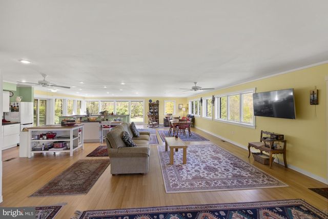 96 PEACH GLEN RD, Gardners, PA 17324