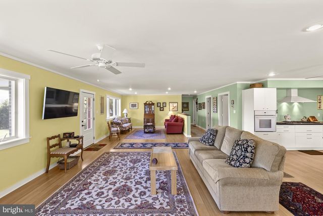 96 PEACH GLEN RD, Gardners, PA 17324