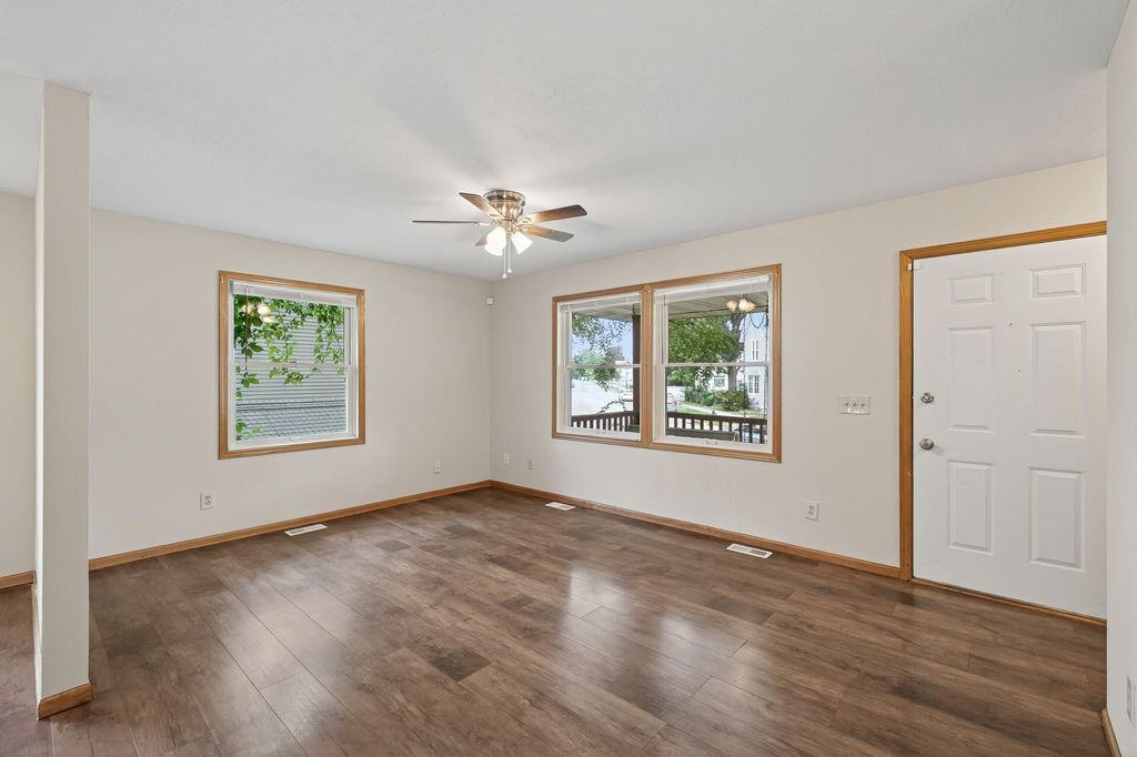 1939 Hillside Avenue N, Minneapolis, MN 55411