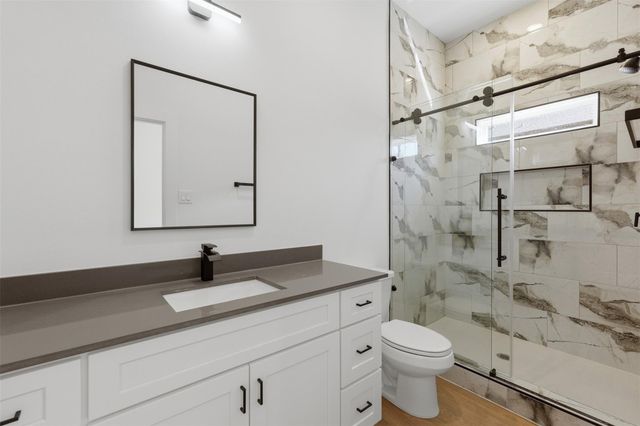 7843 Sunnyhill St, Houston, TX 77088