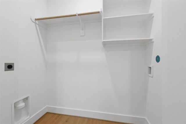 7843 Sunnyhill St, Houston, TX 77088