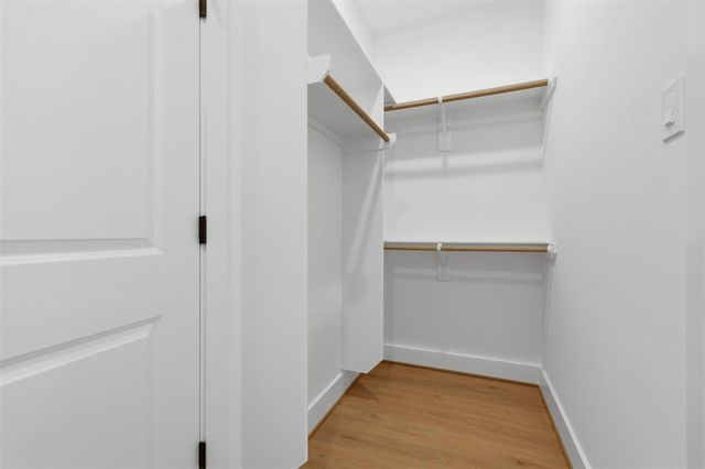 7843 Sunnyhill St, Houston, TX 77088