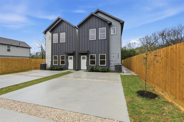 7843 Sunnyhill St, Houston, TX 77088