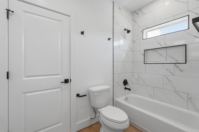 7843 Sunnyhill St, Houston, TX 77088