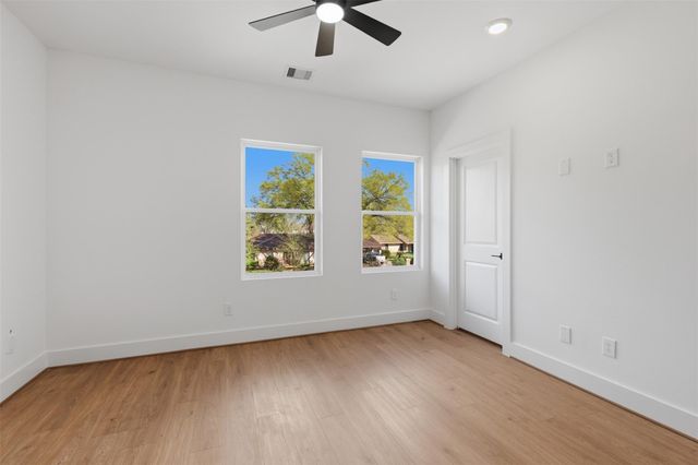 7843 Sunnyhill St, Houston, TX 77088