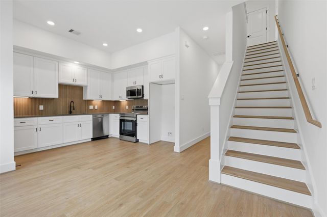 7843 Sunnyhill St, Houston, TX 77088