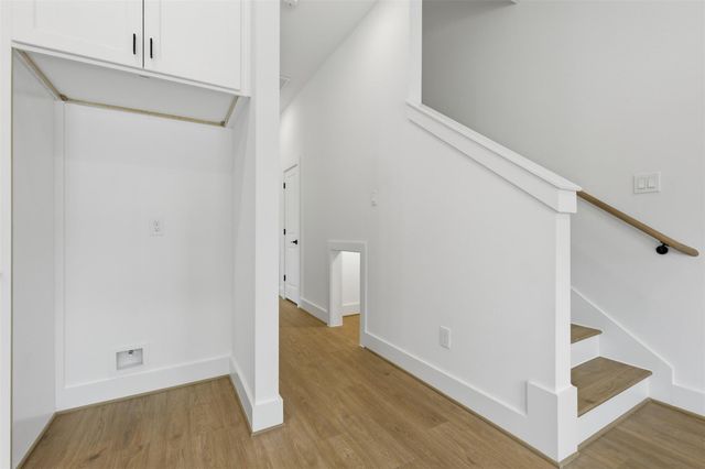 7843 Sunnyhill St, Houston, TX 77088