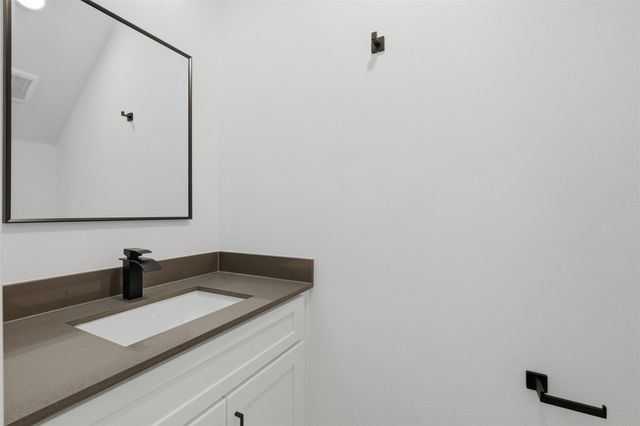 7843 Sunnyhill St, Houston, TX 77088