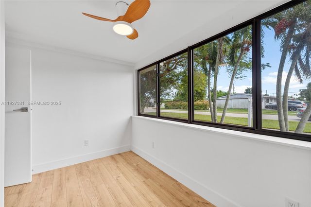 9915 SW 212th St, Cutler Bay, FL 33189