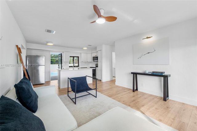 9915 SW 212th St, Cutler Bay, FL 33189