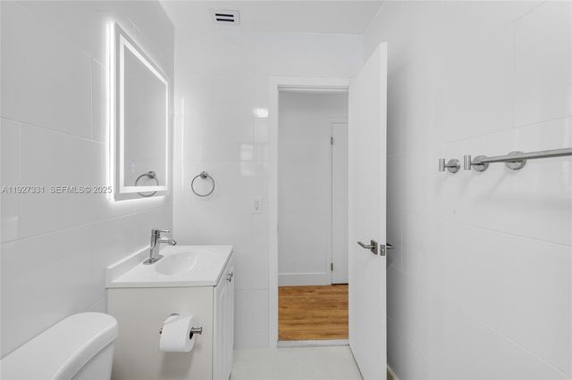 9915 SW 212th St, Cutler Bay, FL 33189