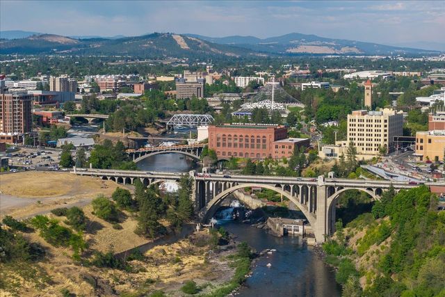 2422 W Summit Pkwy, Spokane, WA 99201
