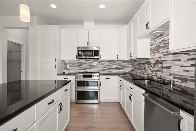 2422 W Summit Pkwy, Spokane, WA 99201