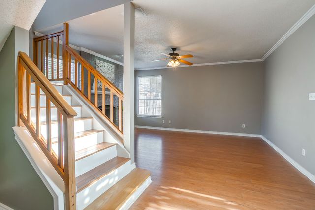 6102 Hedgeapple Court, Arlington, TX 76001