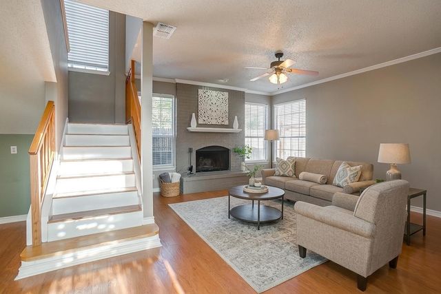 6102 Hedgeapple Court, Arlington, TX 76001