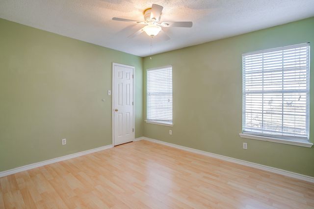 6102 Hedgeapple Court, Arlington, TX 76001