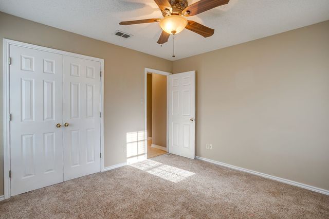 6102 Hedgeapple Court, Arlington, TX 76001