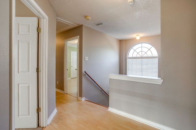 6102 Hedgeapple Court, Arlington, TX 76001